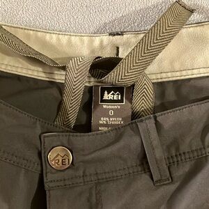 REI Gray Bermudas Shorts